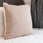 Caemawr Place - Stylish Home Tv In Every Bedroom!