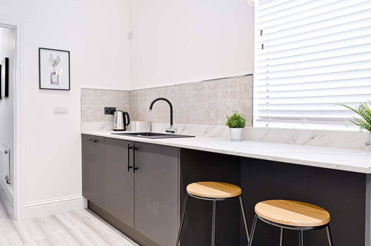 Caemawr Place - Stylish Tv In Every Bedroom! Apartment