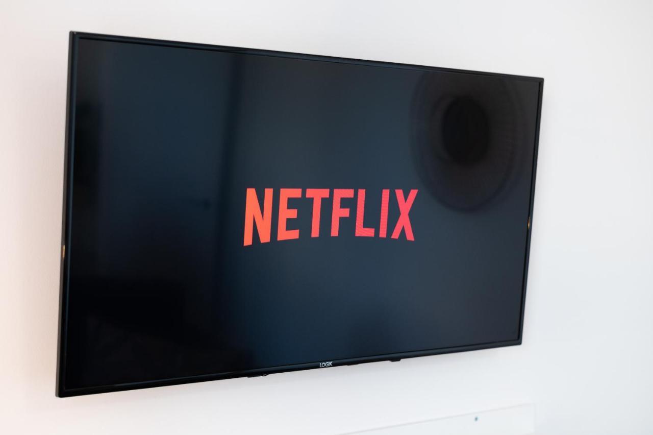 Caemawr Place - Stylish Tv In Every Bedroom! * Swansea