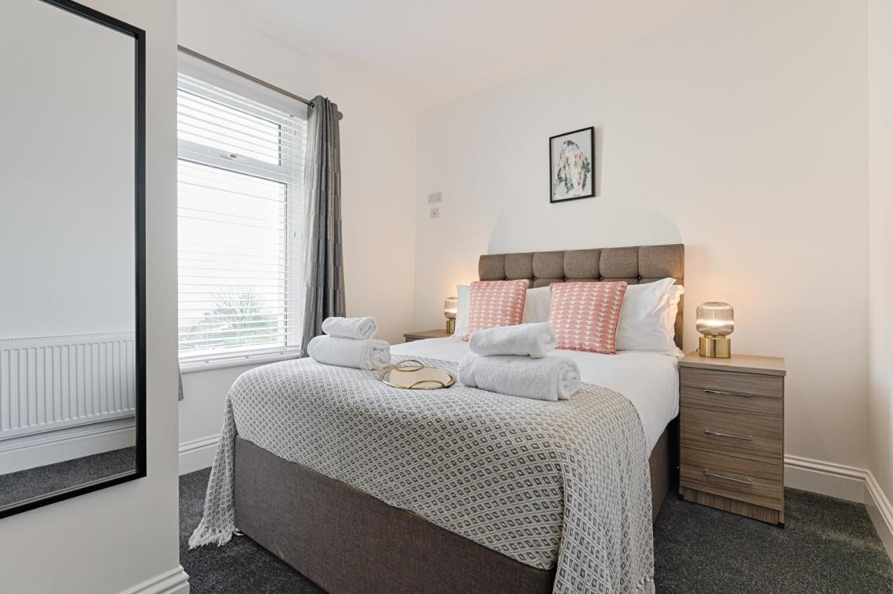 Caemawr Place - Stylish Tv In Every Bedroom! Apartment *